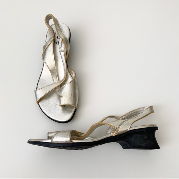 ARCHE Women’s Gold Metallic Leather Sandals Sz 37 - Picture 1 of 10